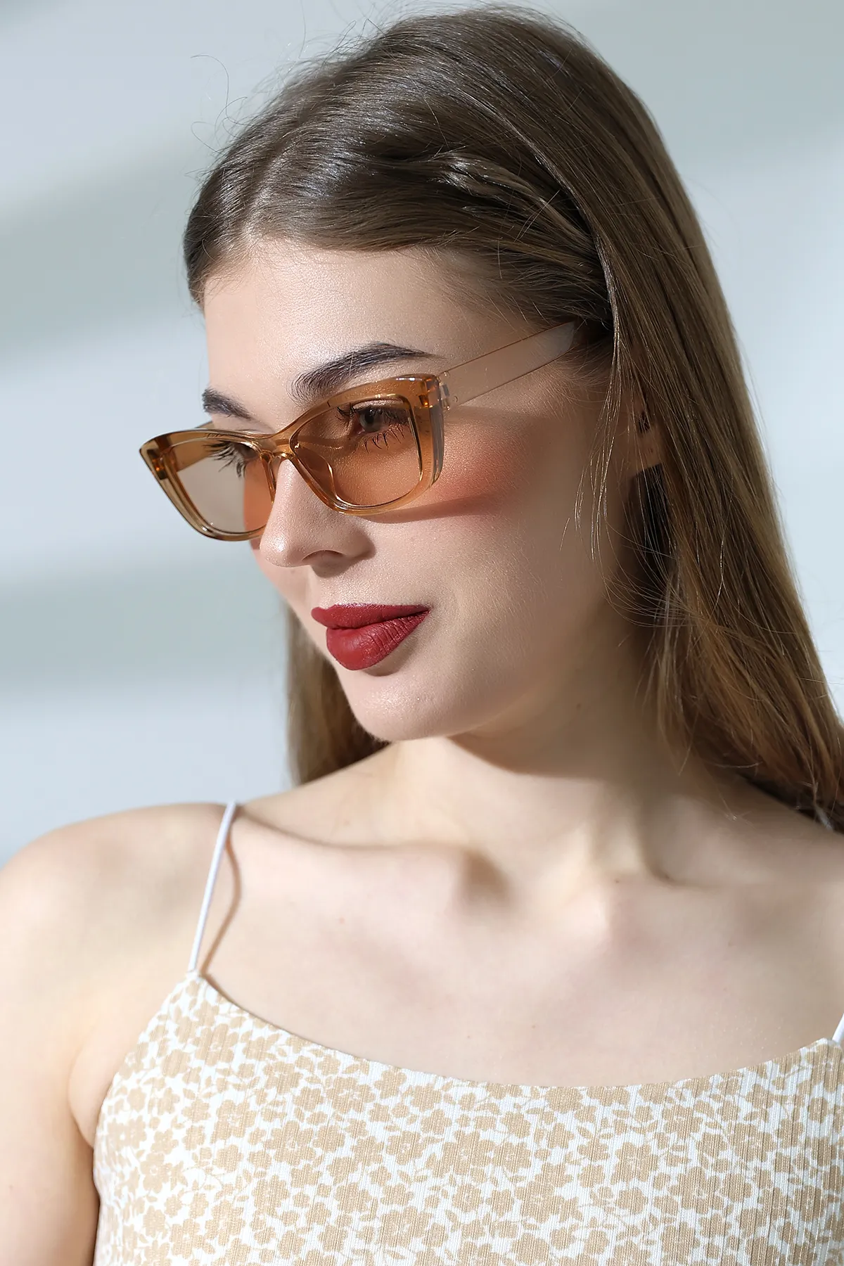 Kadın Bal Rengi Cat Eyes Güneş Gözlüğü 23009 C4 Kadın Bal Rengi Cat Eyes Güneş Gözlüğü 23009 C4
