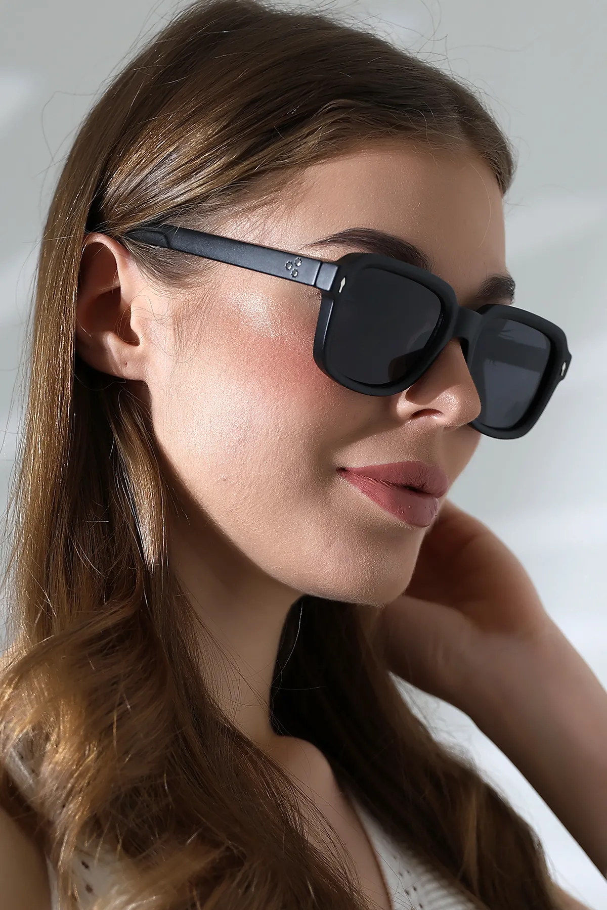 Kadın Kare Aksesuarlı Siyah Mat Güneş Gözlüğü 23023 c2 m Kadın Kare Aksesuarlı Siyah Mat Güneş Gözlüğü 23023 c2 m