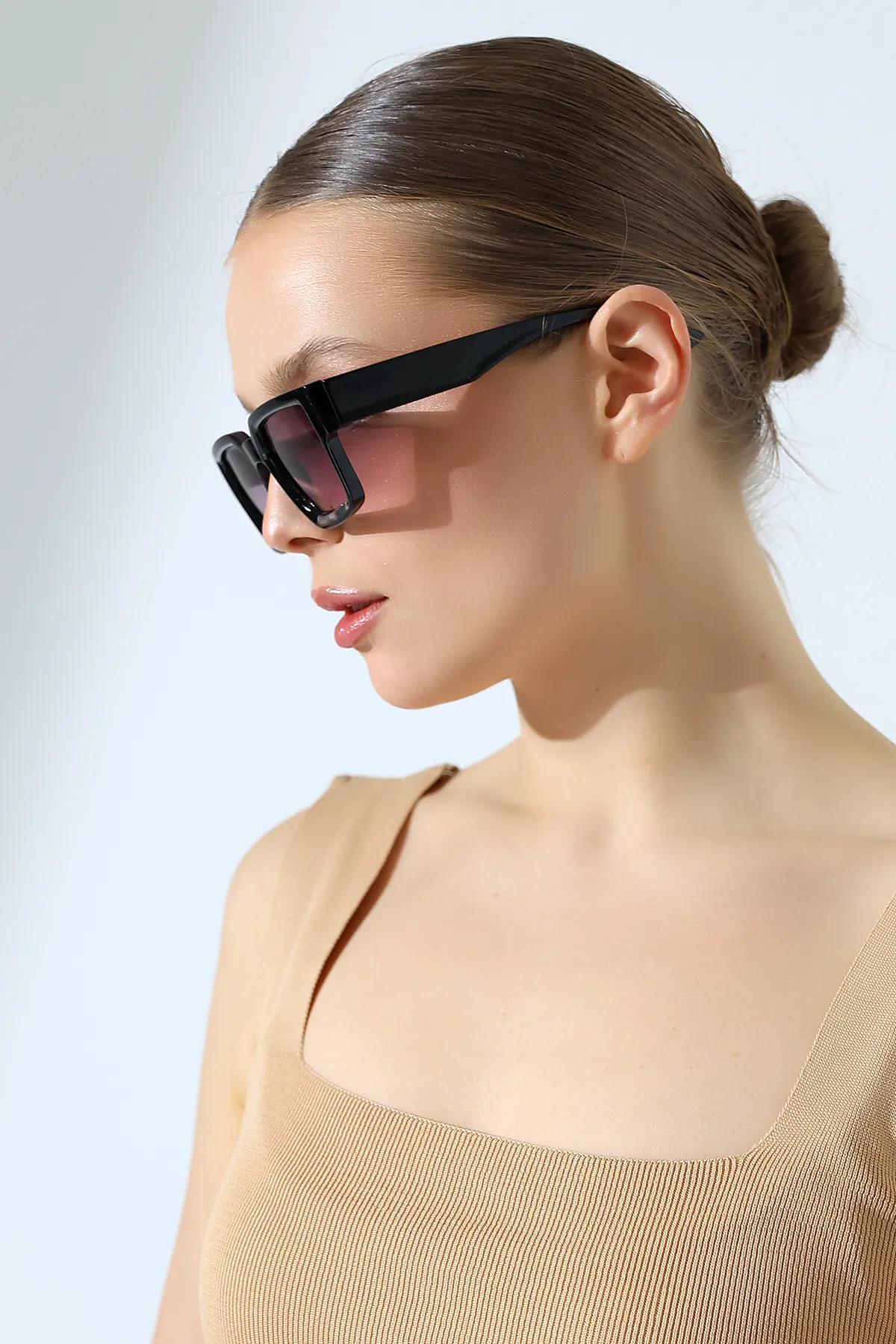 Kadın Kare Siyah Degrade Cam Güneş Gözlüğü 23022 c2 D Kadın Kare Siyah Degrade Cam Güneş Gözlüğü 23022 c2 D