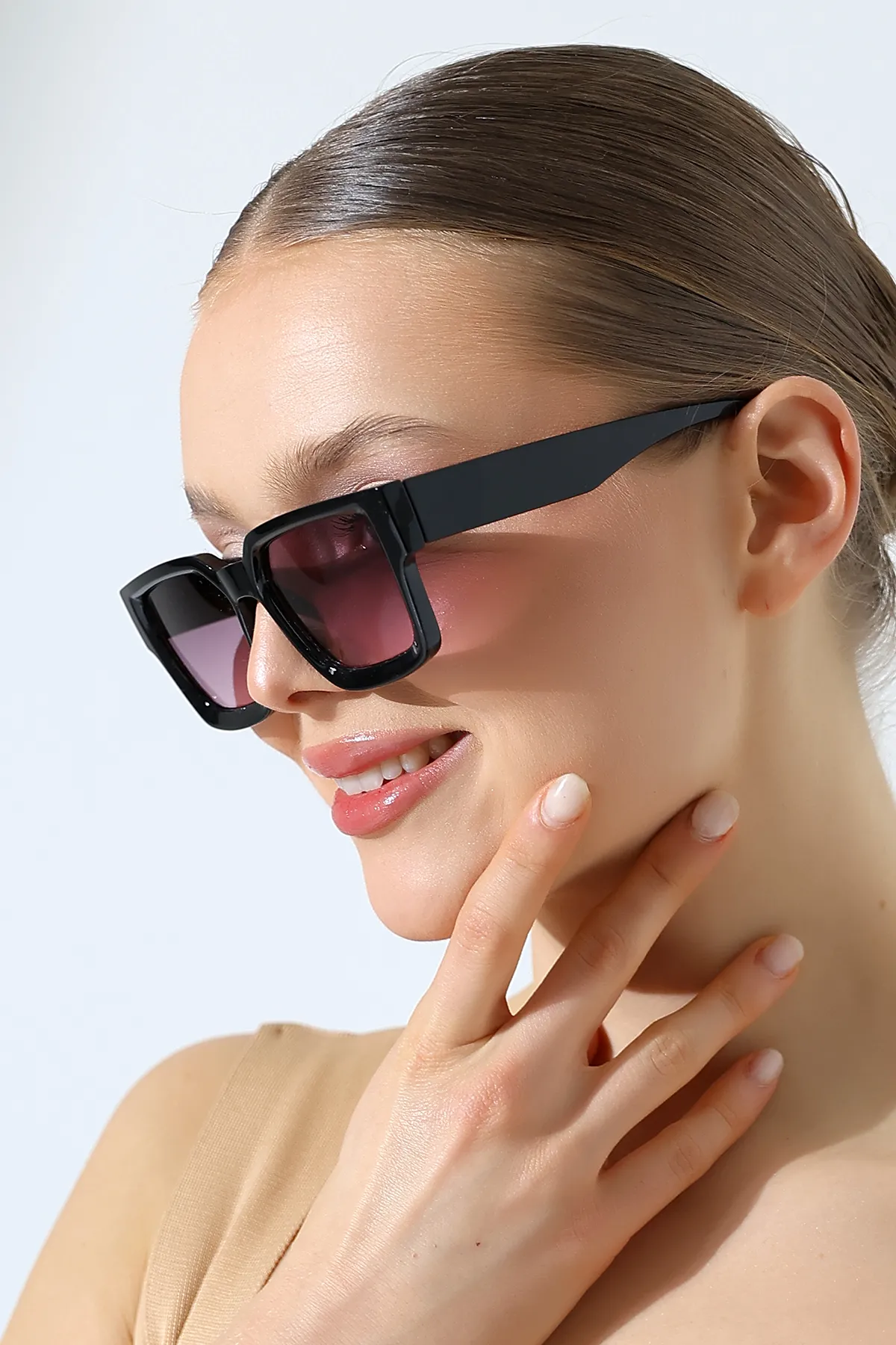 Kadın Kare Siyah Degrade Cam Güneş Gözlüğü 23022 c2 D Kadın Kare Siyah Degrade Cam Güneş Gözlüğü 23022 c2 D