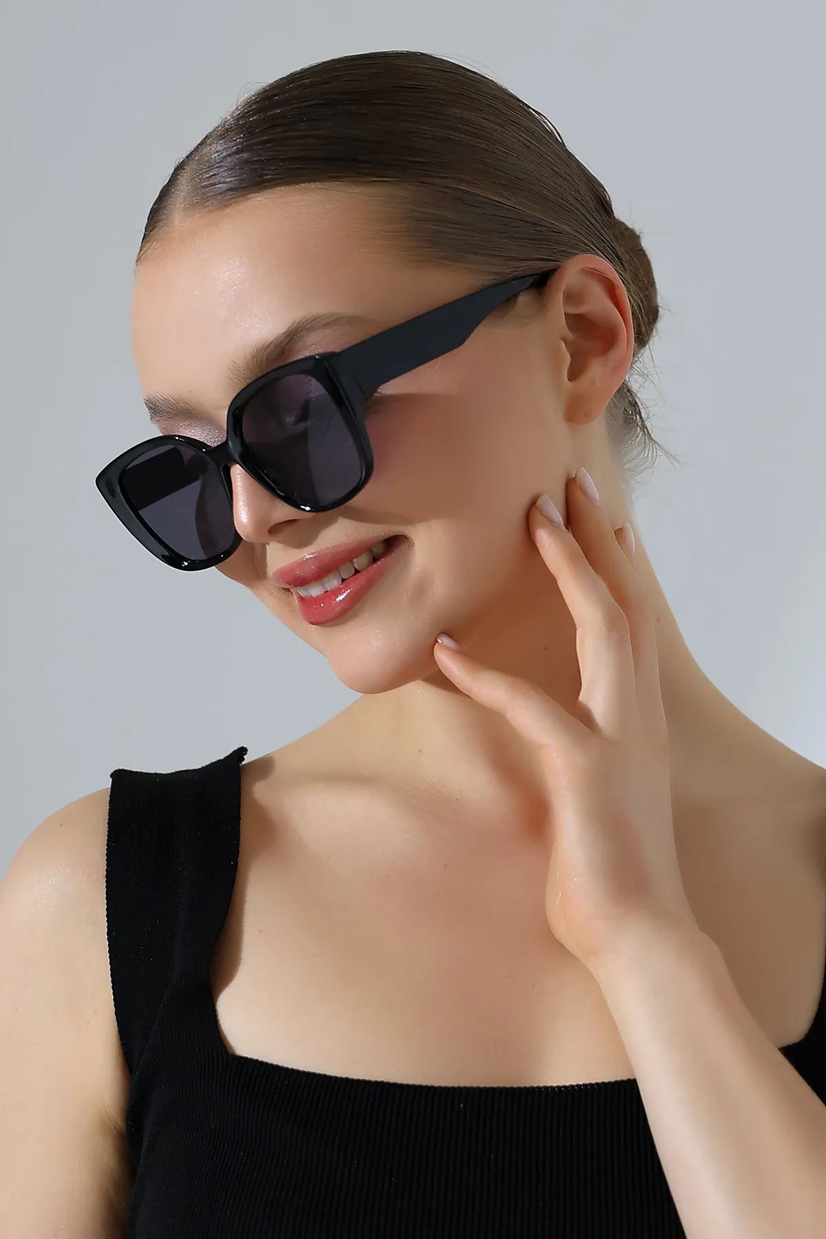 Kadın Kare Siyah Güneş Gözlüğü 23021 c2 Kadın Kare Siyah Güneş Gözlüğü 23021 c2