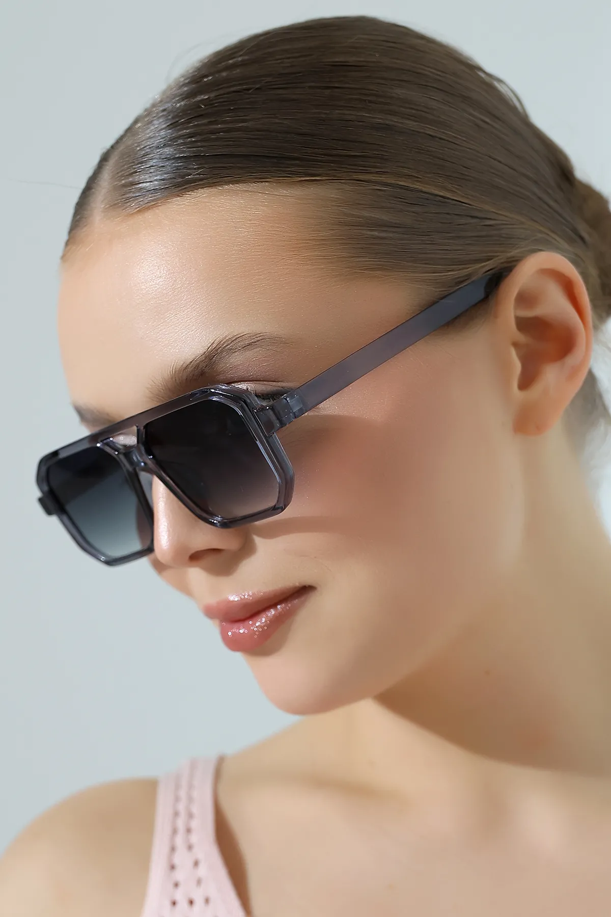 Kadın Retro Kare Gri Güneş Gözlüğü 23001-1 C5 Kadın Retro Kare Gri Güneş Gözlüğü 23001-1 C5