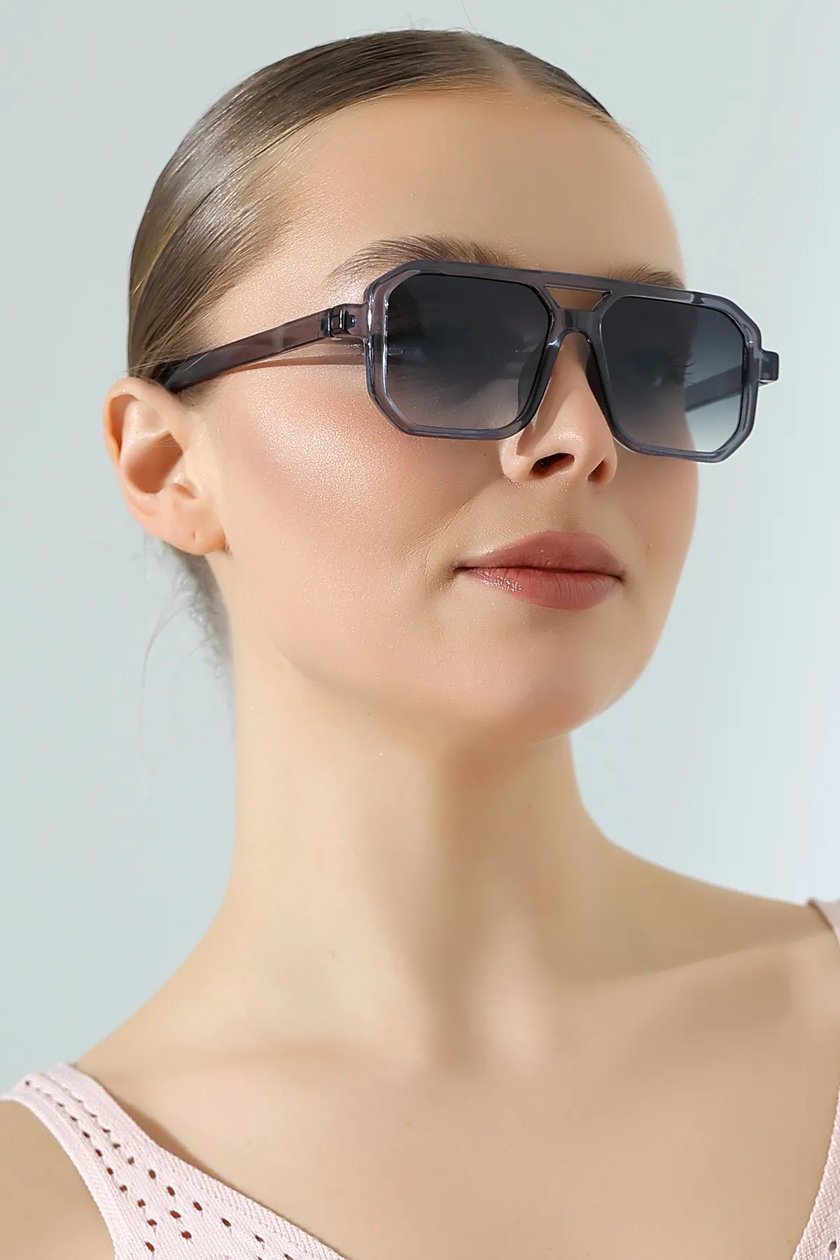 Kadın Retro Kare Gri Güneş Gözlüğü 23001-1 C5 Kadın Retro Kare Gri Güneş Gözlüğü 23001-1 C5