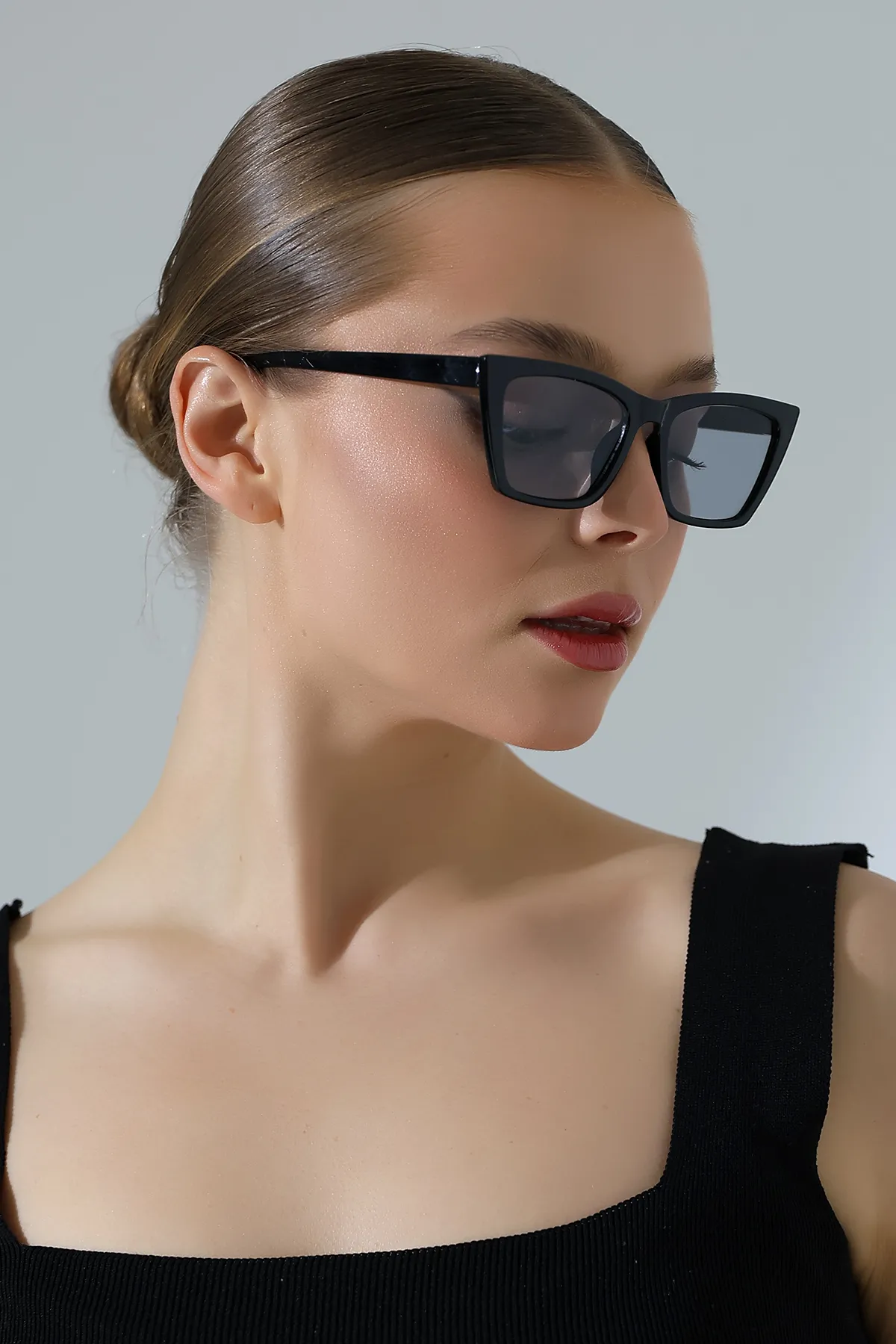 Kadın Siyah Cat Eyes Degrade Cam Güneş Gözlüğü 23006 C2 Kadın Siyah Cat Eyes Degrade Cam Güneş Gözlüğü 23006 C2