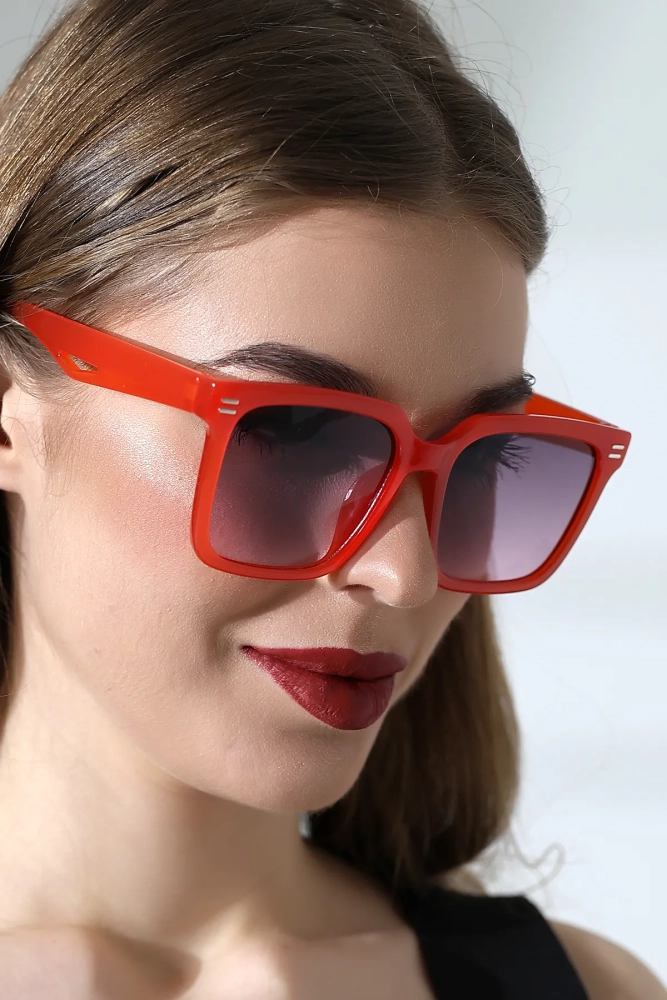 Kadın Aksesuarlı Kare Kırmızı Güneş Gözlüğü 23002 C9
