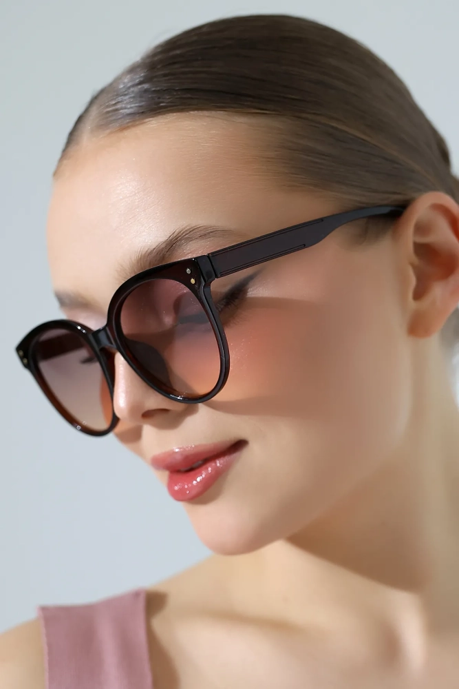 Kadın Aksesuarlı Oval Kahverengi Güneş Gözlüğü 23008 c3