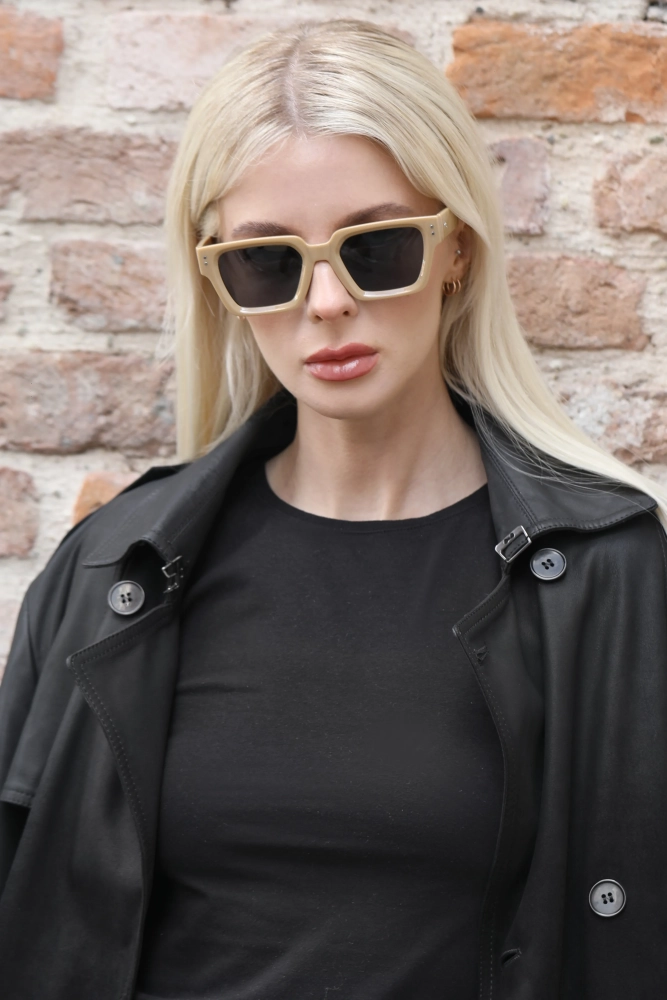 Kadın Bej Kemik Çerçeve Dikdörtgen Güneş Gözlüğü 