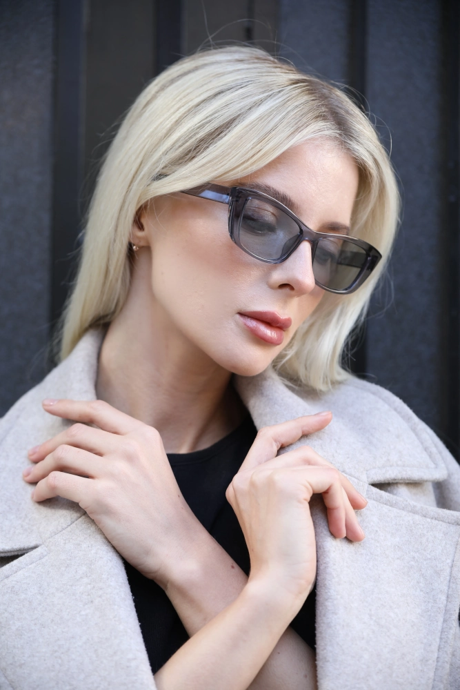 Kadın Dikdörtgen Füme Rengi Kedi Gözü Güneş Gözüğü