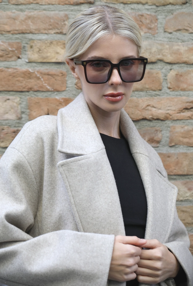 Kadın Kahve Kare Çerçeve Aksesuarlı Güneş Gözlüğü