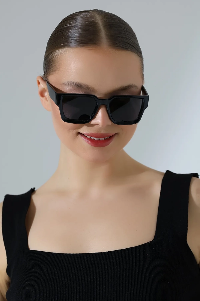 Kadın Kare Siyah Koyu Renk Cam Güneş Gözlüğü 23022 c2 K