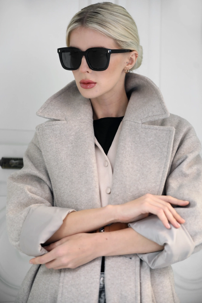 Kadın Siyah Çerçeve Gold Aksesuarlı Oval Güneş Gözlüğü