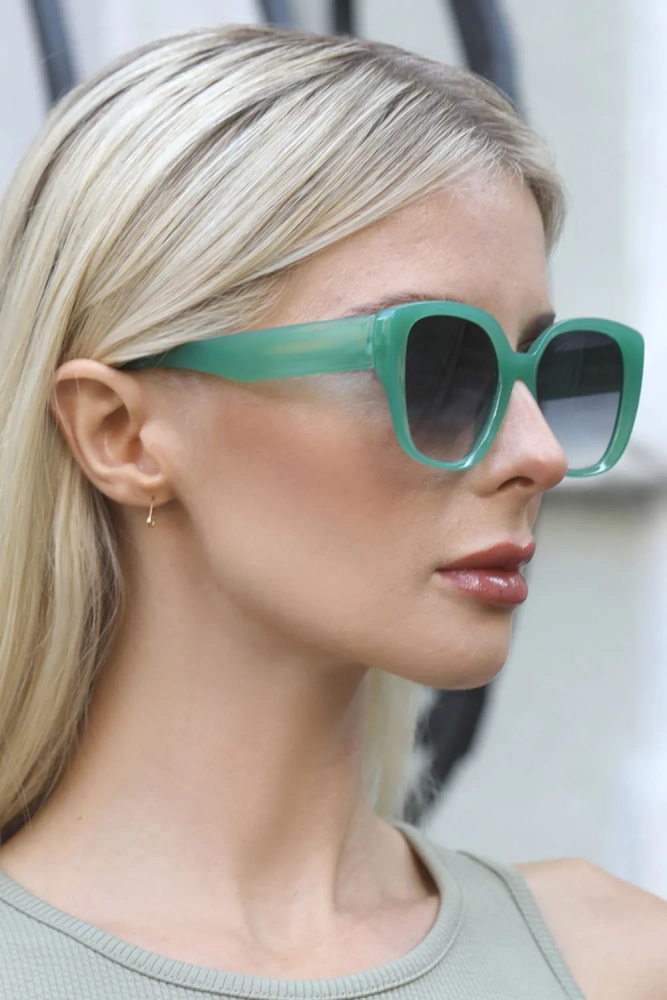 Kadın Yeşil Renk UV400 Kemik Çerçeveli Oval Güneş Gözlüğü 23021