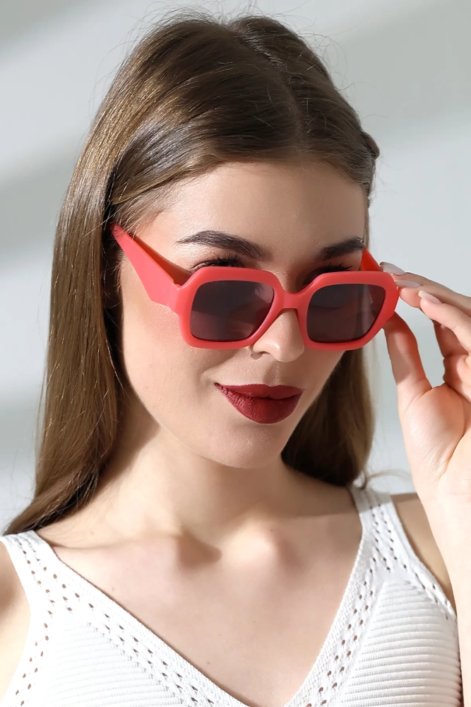 Kadın Kare Pembe Renkli Cam Mat Güneş Gözlüğü Garson Boy 23047 c35 m Kadın Kare Pembe Renkli Cam Mat Güneş Gözlüğü Garson Boy 23047 c35 m
